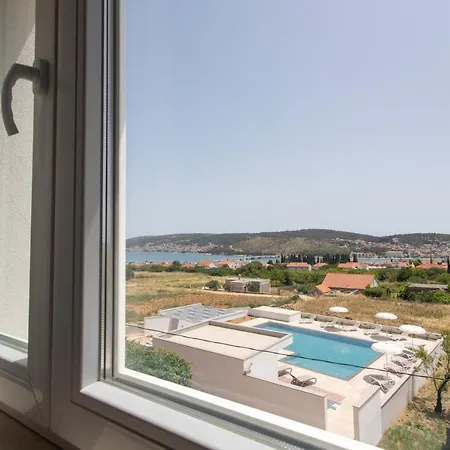 Hill * Trogir