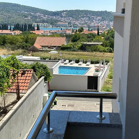 Hill * Trogir