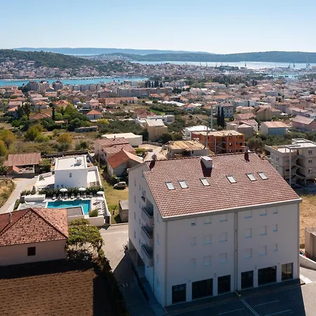 Hill * Trogir